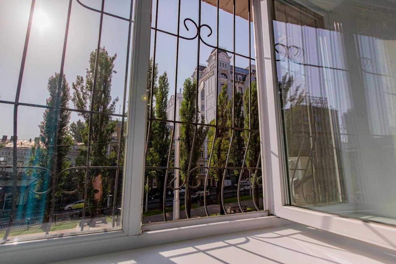 Big Jacuzzi , Sauna , Khreshchatyk Apartments Киев Екстериор снимка